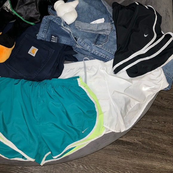 New merch coming in!! Nike, Gap, Carhartt and more! - Picture 2 of 2